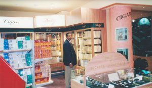 Davidoff Display at his outlet in CCC AL HARTHY - INJAZ TELECOM (Apna Mobile)